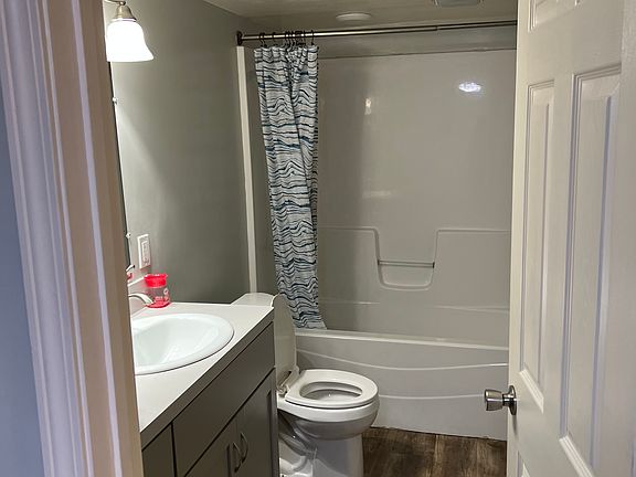 3rd image of 100 Orchard Hill Dr #100