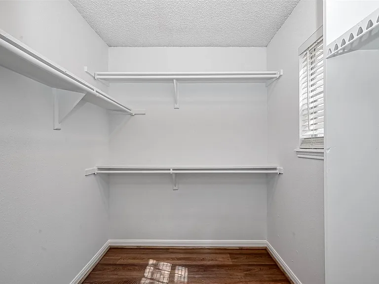 14179 Misty Meadow Ln — Photo 32