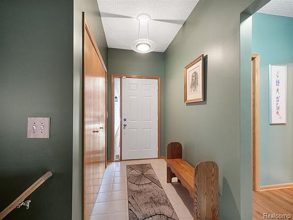 4th image of 30830 Palmer Dr #1
