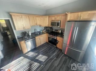 110 Grumman Ave #1, Newark, NJ 07112