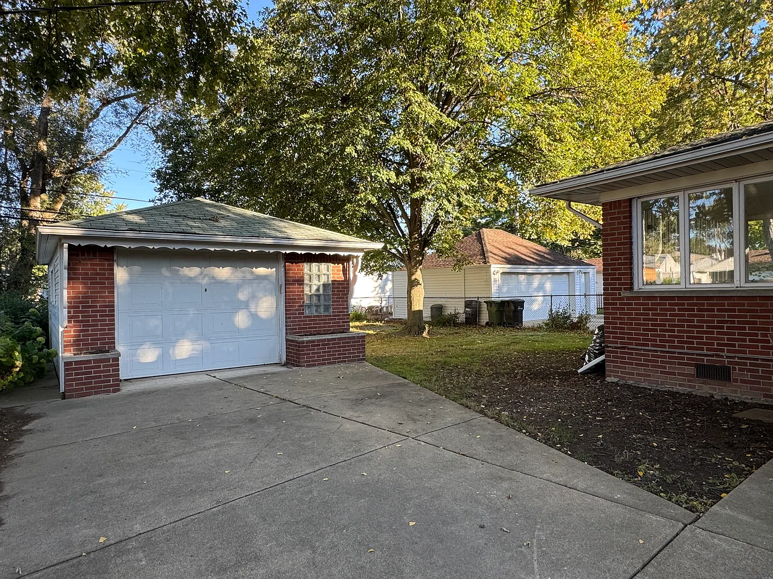 4 bed, 2436 sqft, $2,450 — Photo 3