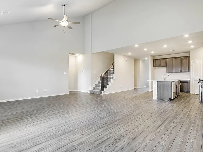 2256 Bellatrix Dr — Photo 2