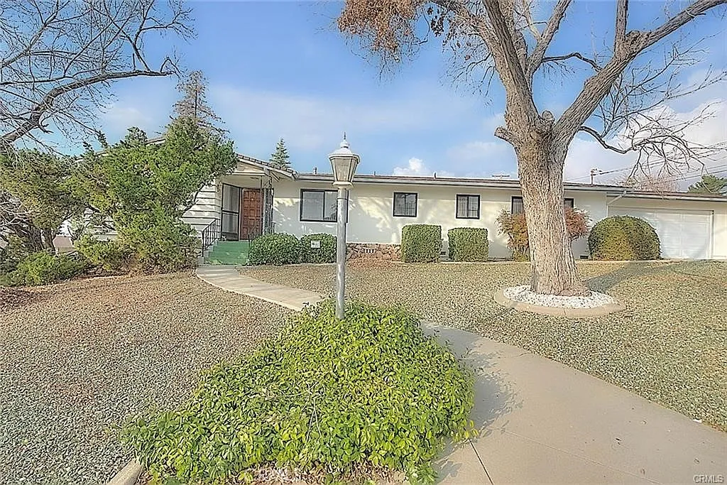 Building Photo - 35850 Cornell Dr