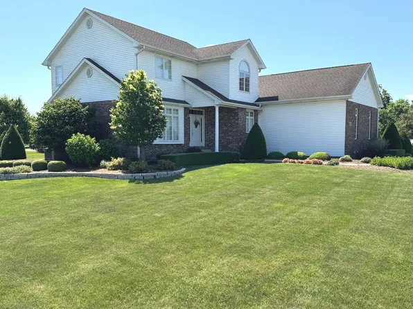 2305 Fox Run Dr, Kankakee, IL 60901