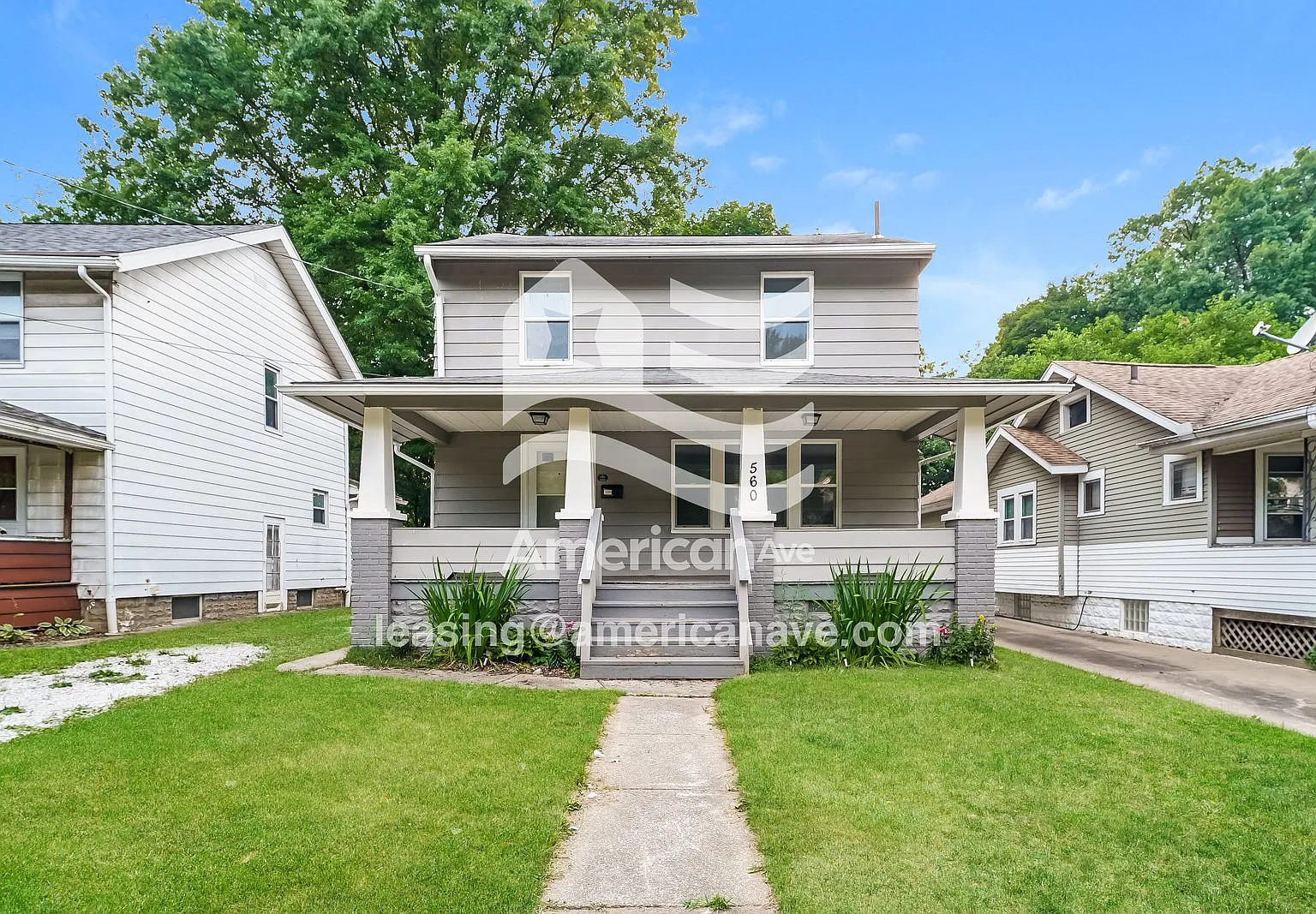 3 bed, 1.0 bath, 1200 sqft, $1,272 — Photo 1