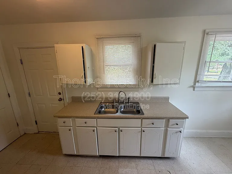 216 S Vyne St — Photo 12