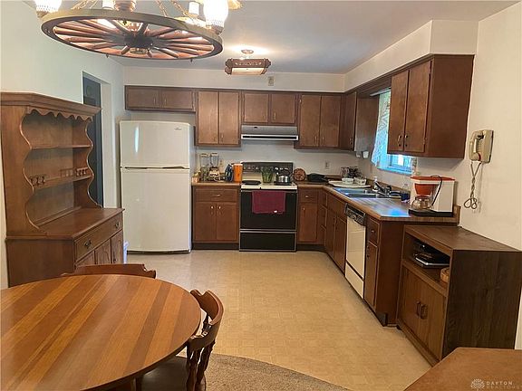 4th image of 1712 Dubois Dr