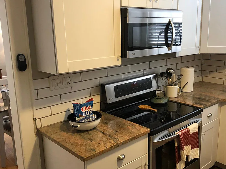 2132 Scott Ave — Photo 15