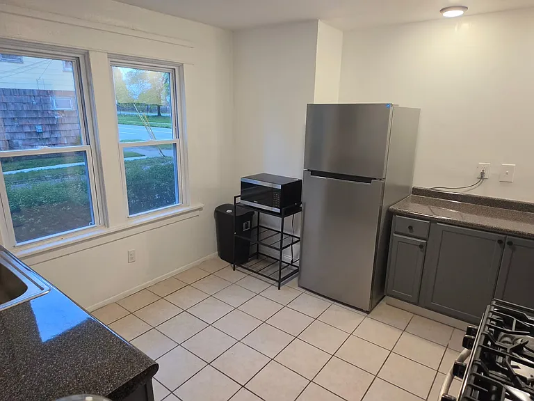 468 Kensington Ave #1 — Photo 5