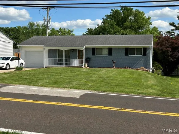 2210 Valley Park Rd, Fenton, MO 63026