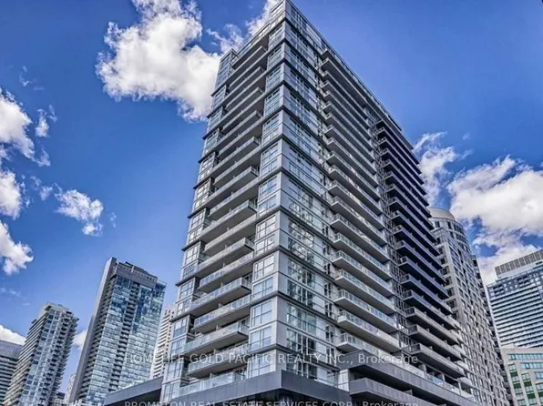 352 Front St W, Toronto, ON