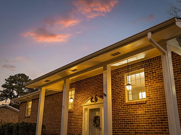 2nd image of 914 Belvoir Hills Cir