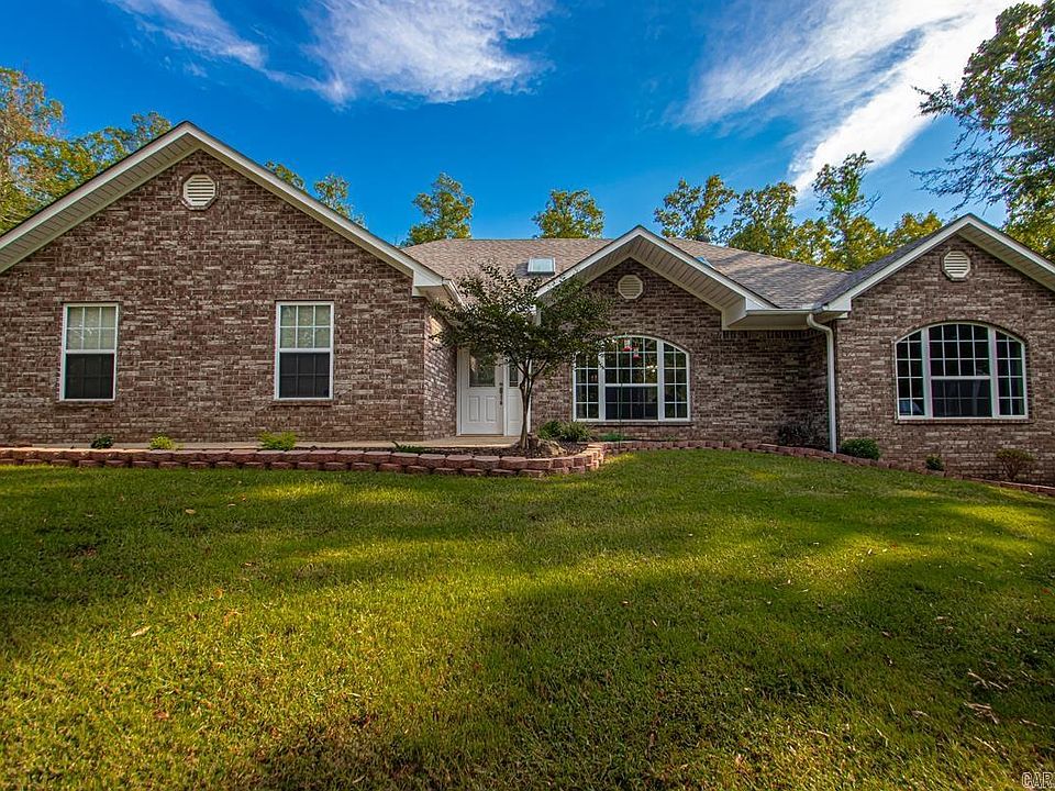 1st image of 435 Coachlight Rd