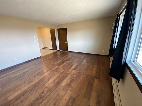 5th image of 316 Wilson St W #7NORWOOD