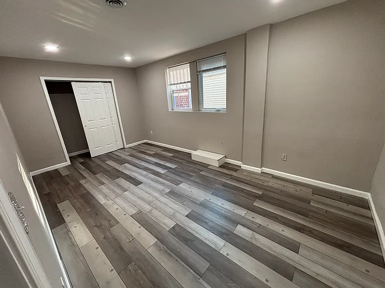 910 E High St #1 — Photo 7
