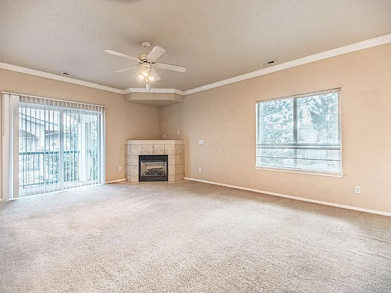 3080 Mandalay Grv #7 — Photo 16