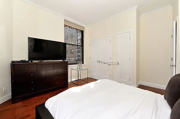 Rented by Eisenberg Exclusives | media 106