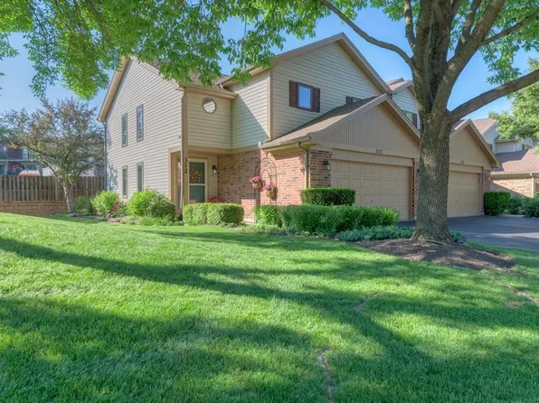 312 Cromwell Ct, Westmont, IL 60559