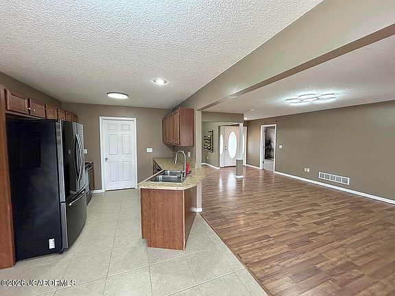 5th image of 5882 Shelly Dr