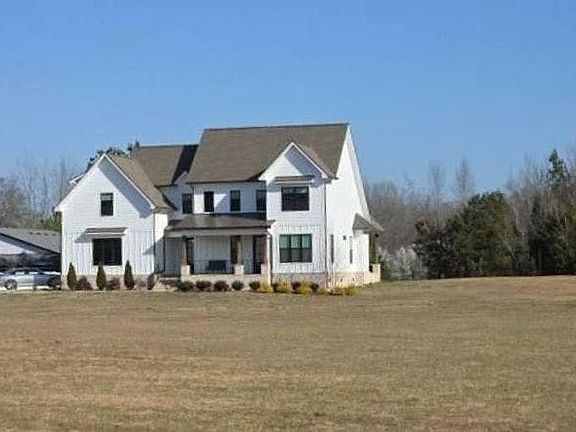 2nd image of 4873 Bradyville Pike