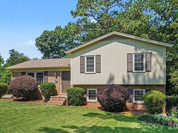 4th image of 1821 Huntington Pl