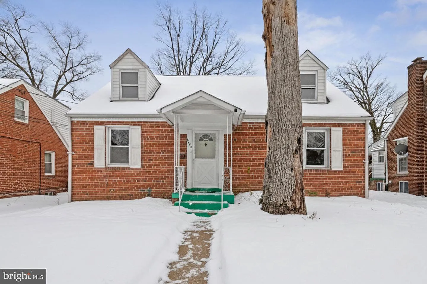 2205 Calvert St photo 1