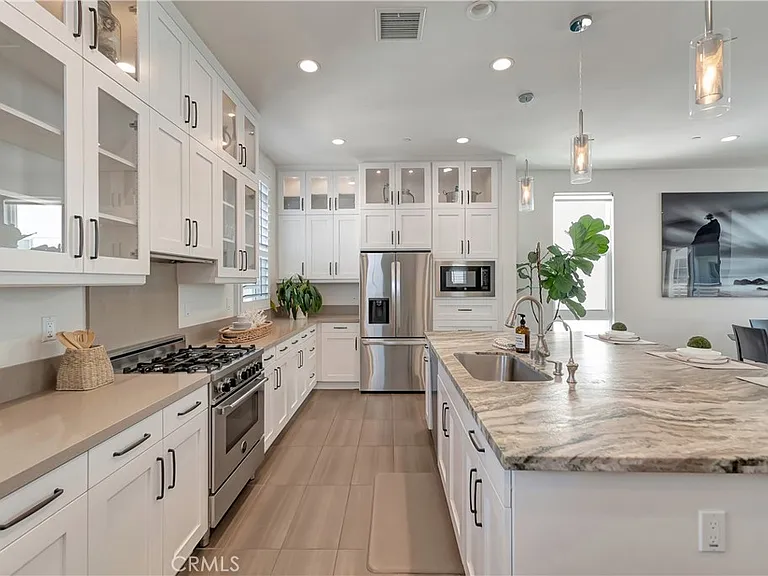 2105 Two Harbors Cir — Photo 15