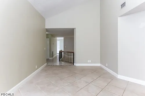 1150 SW 25th Ave — Photo 3
