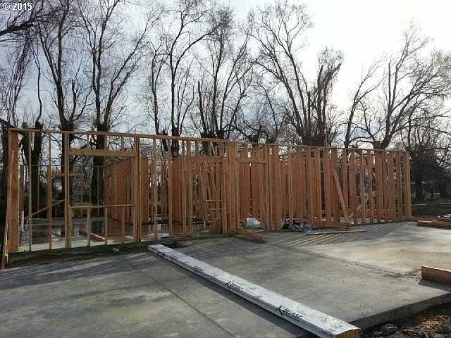 2nd image of 919 SW 14th Pl
