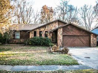 80 E Bryan St, Pryor, OK 74361
