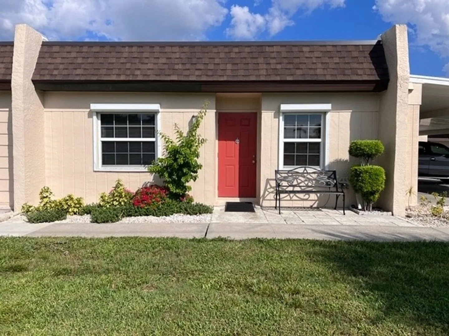 Charming 2BR/2BA Ground-Level Condo in South Pointe Villas Fort Myers, FL — Photo 1