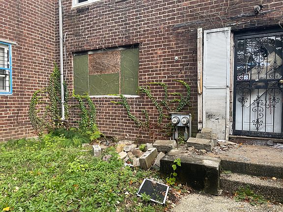 4th image of 2509 87th St