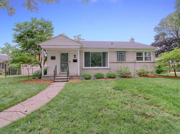 22409 Edgewood St, Saint Clair Shores, MI 48080