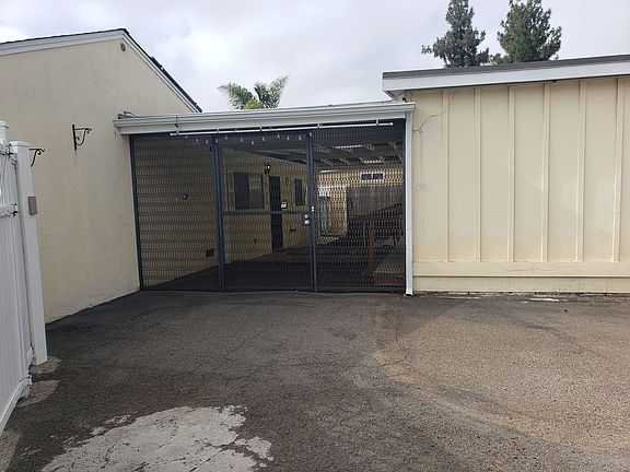 5th image of 4490 Pomona Ave #C
