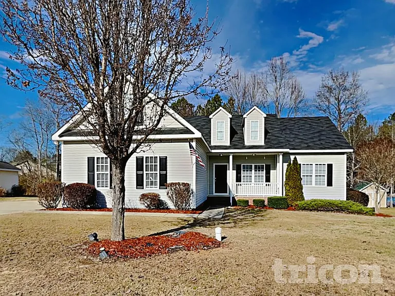 117 Cambridge Dr — Photo 2