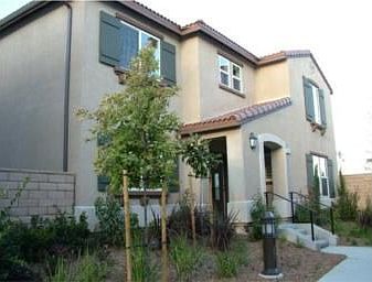 1st image of 334 N Placer Privado