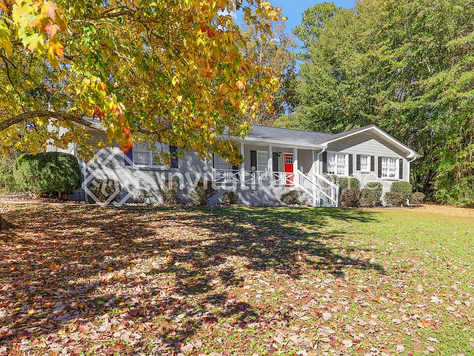 2865 Castle Dr