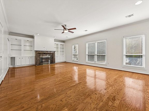 5th image of 251 Malone St