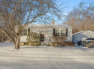 19 Cross St, Hampden, ME 04444
