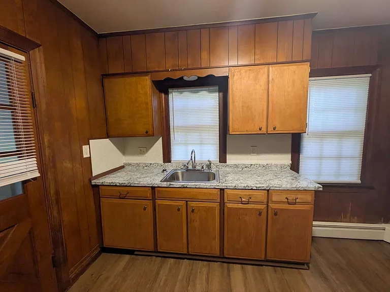183 Laurel St #H — Photo 8