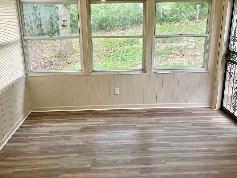 1217 Cranbrook Dr — Photo 12