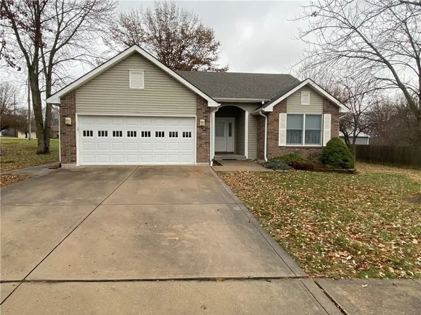 202 Rhodus Ct, Lawson, MO 64062