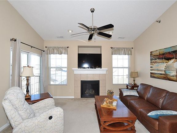 2nd image of 1333 SE University Ave Unit 308