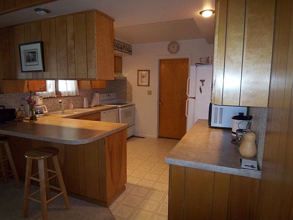 4th image of 1203 Blaine St