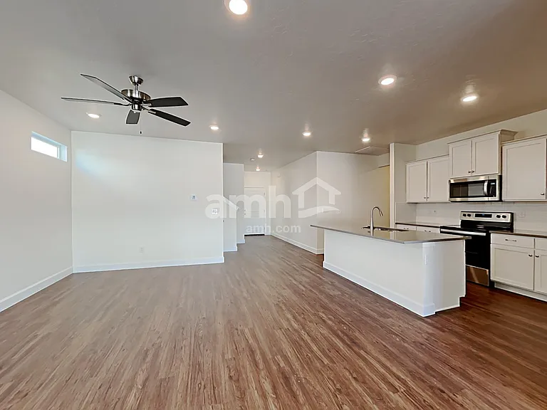 5064 Bellevue St — Photo 7