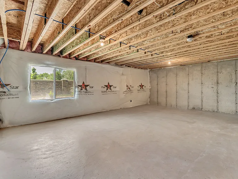 1593 N 1870 E — Photo 23