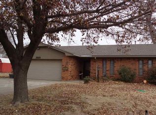 2920 Edgewater Dr, Woodward, OK 73801