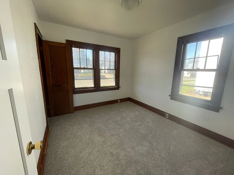 908 E Anson St — Photo 3