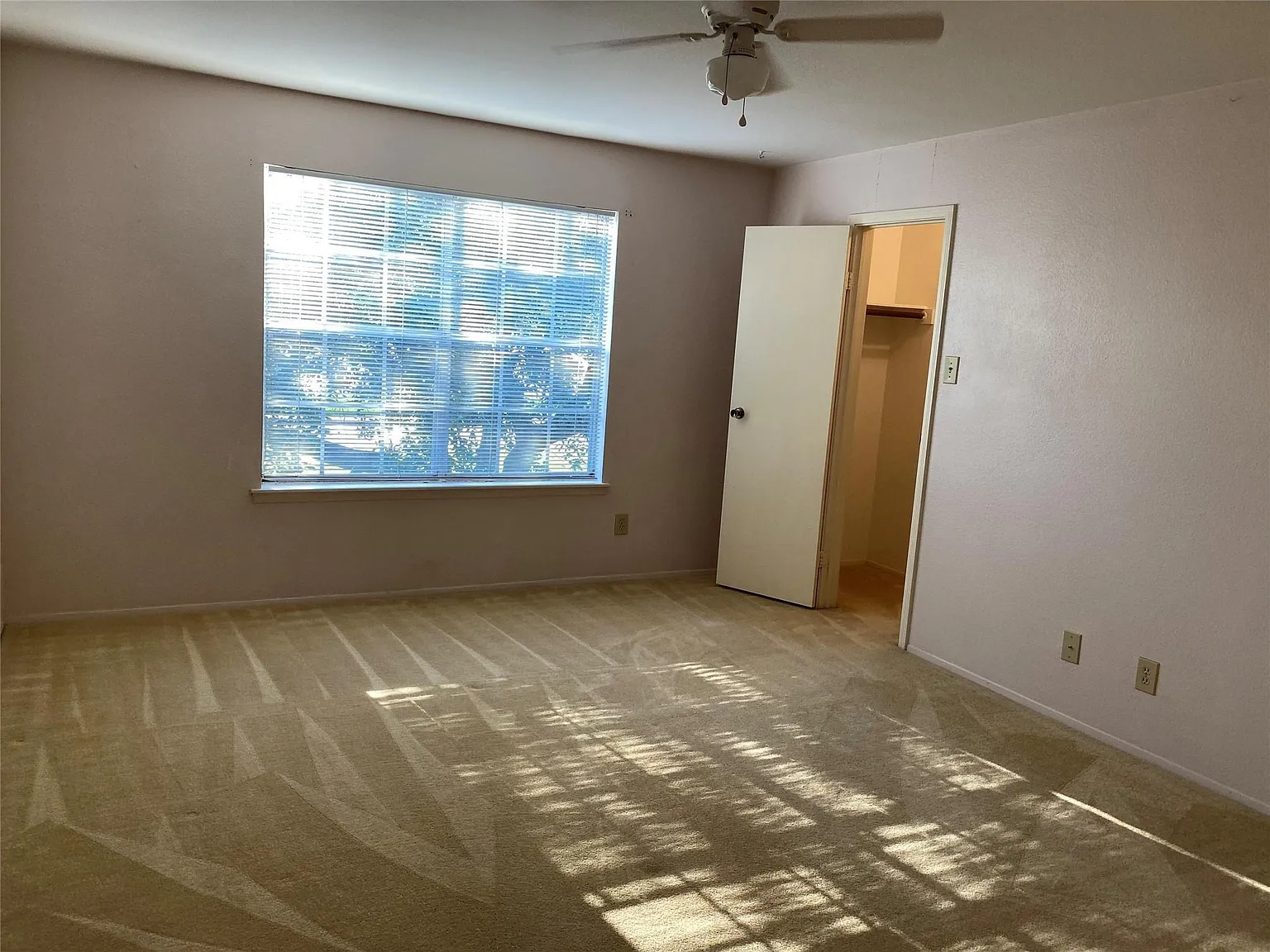 2 bed, 2.5 bath, 1368 sqft, $1,650 — Photo 3