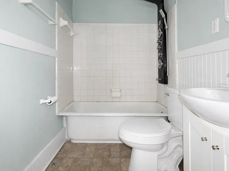 1459 Saint James Ct — Photo 7